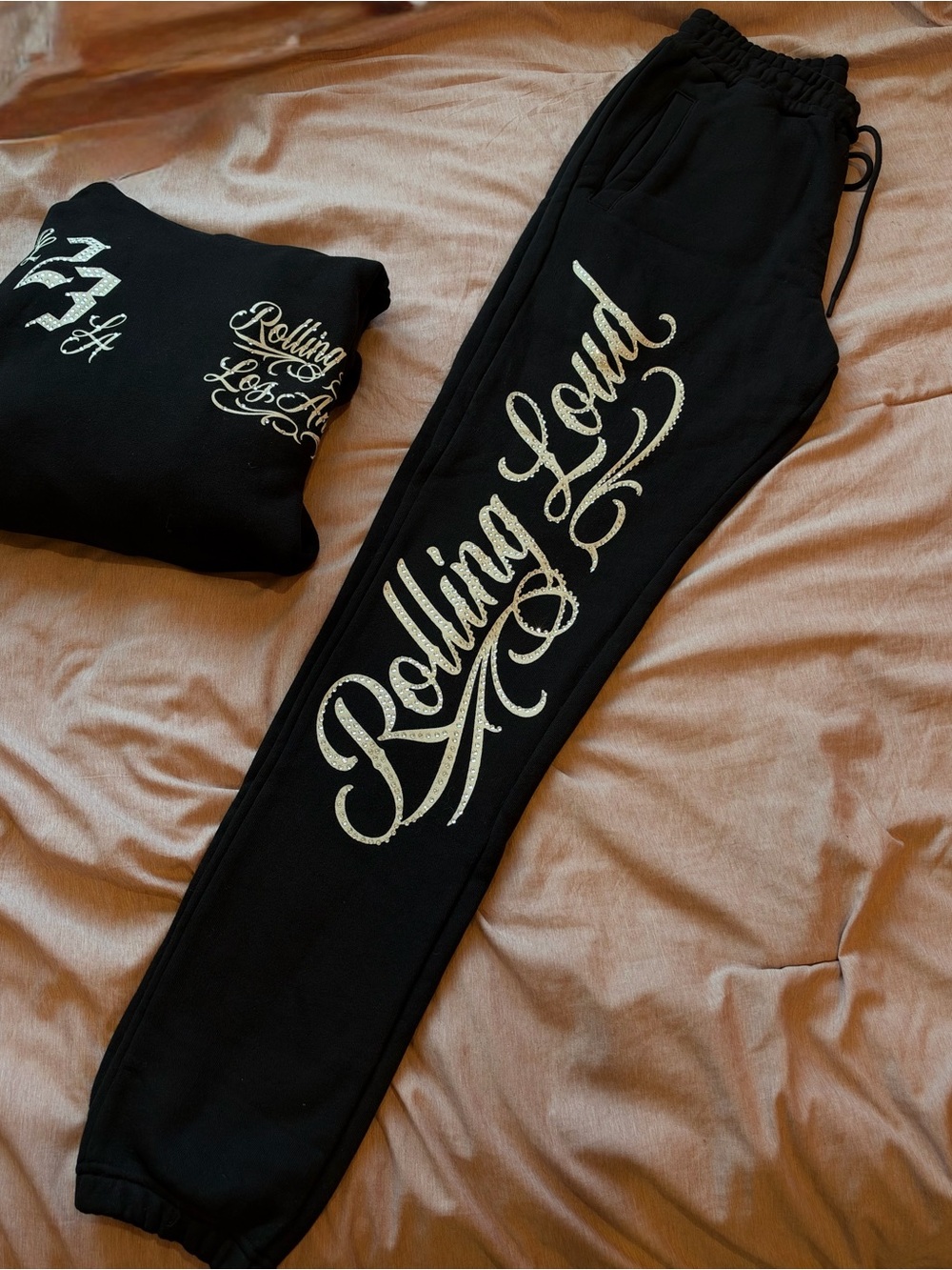 ROLLING LOUD RHINESTONE SWEATPANTS- RL ‘23
LOS ANGELES MERCH